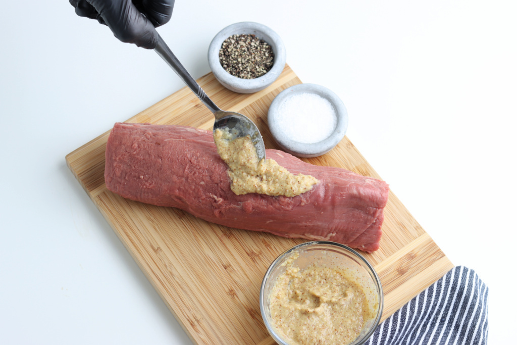 mustard sauce on beef tenderloin