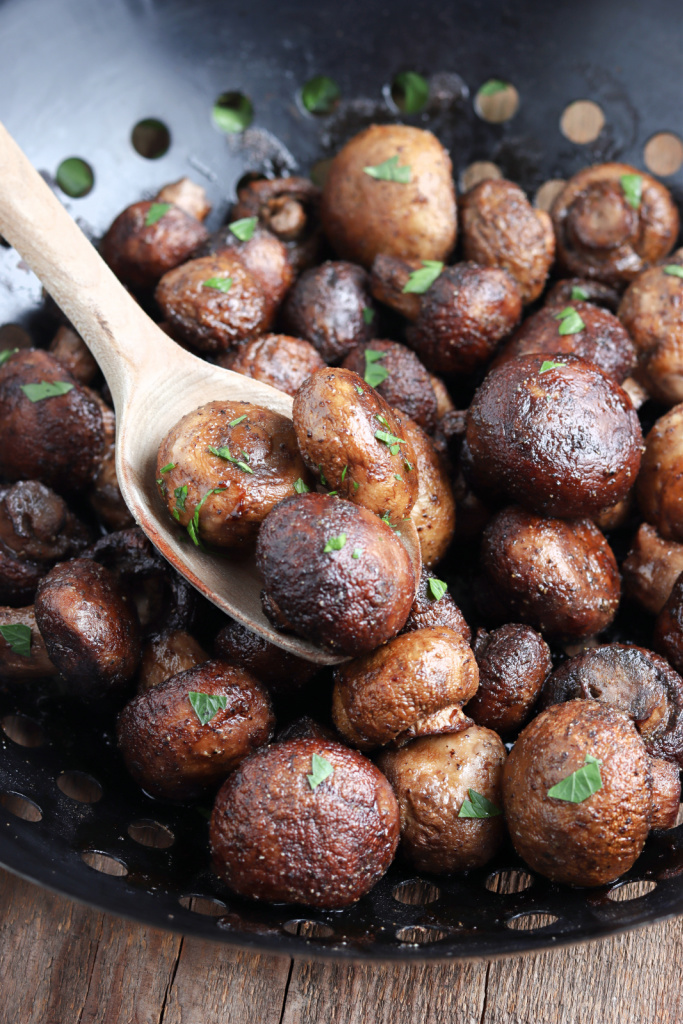 mushrooms in grill pan