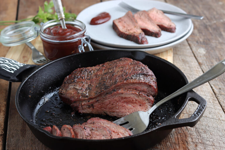 smoked tri tip in cast iron skillet