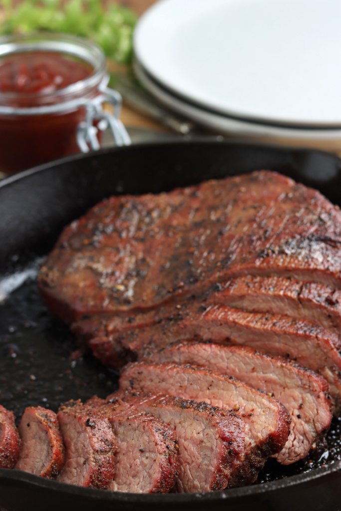 smoked tri tip in cast iron skillet