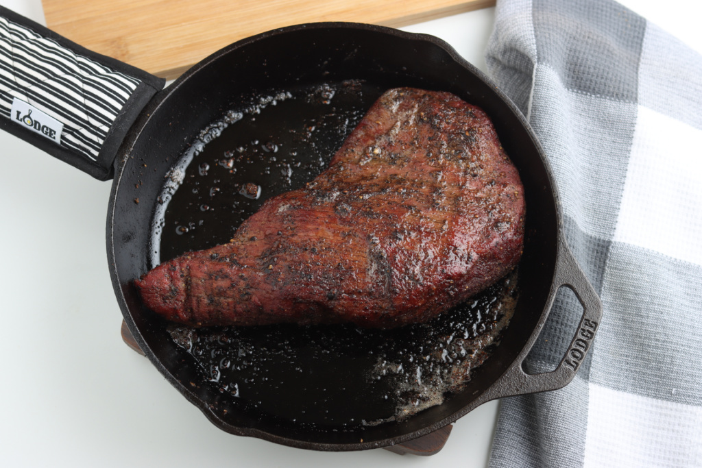 smoked tri tip in cast iron skillet