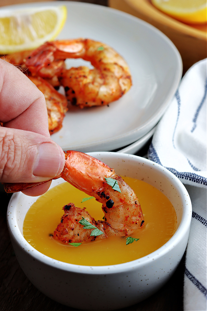 smoked shrimp dipped in melted garlic butter